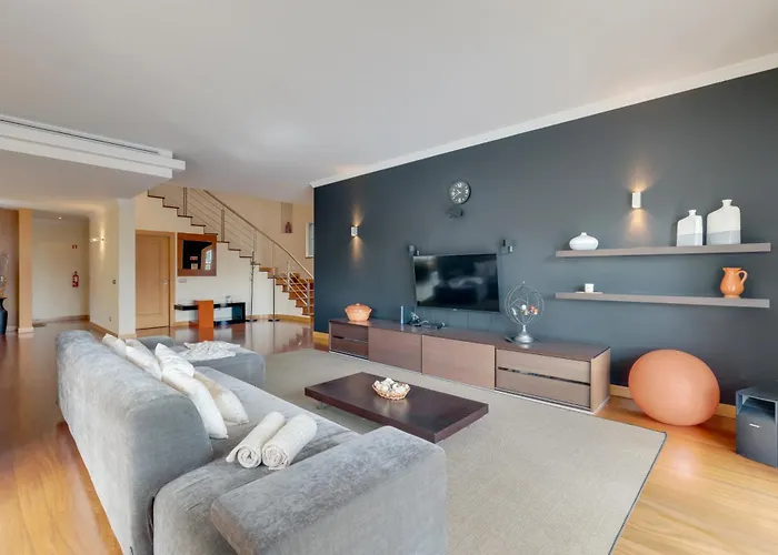 Minimalista By Madeira Villa